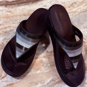 Women’s CROCS Monterey beaded dual comfort sandals. Size 11